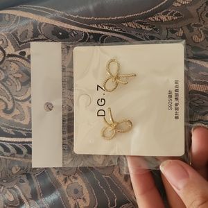 Bow Earings